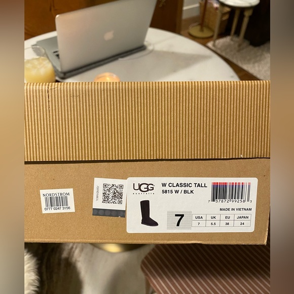 Authentic with box Classic Tall Black UGG boots size 7 - Picture 7 of 7